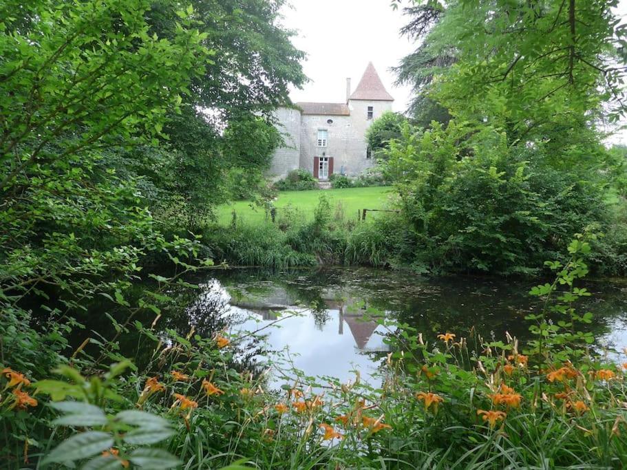 Chateau Barayre - Beautiful 12Th Century Castle With Pool And Large Garden Laussou Eksteriør bilde