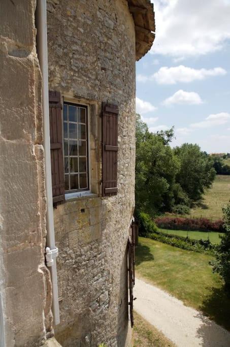Chateau Barayre - Beautiful 12Th Century Castle With Pool And Large Garden Laussou Eksteriør bilde