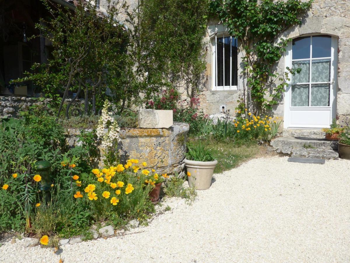 Chateau Barayre - Beautiful 12Th Century Castle With Pool And Large Garden Laussou Eksteriør bilde